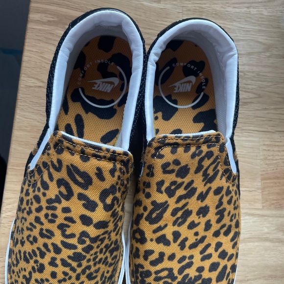 NIKE Court Legacy slip on . - Picture 8 of 10